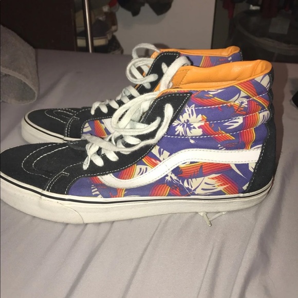 Vans - Picture 1 of 1